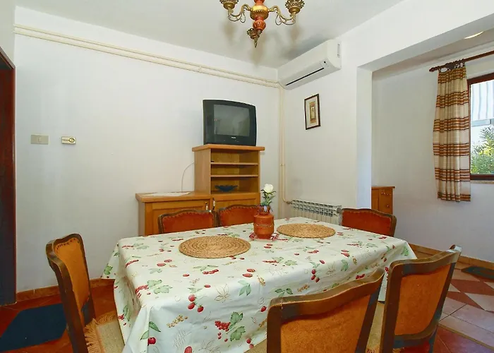 Vcemina Croatia Apartment Poreč