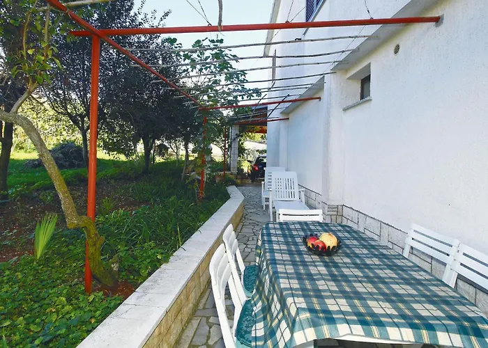 Vcemina Croatia 波雷奇